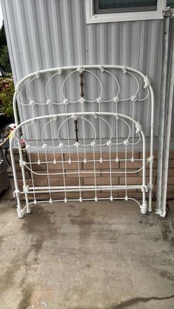 Antique Metal Bedframe With Rails