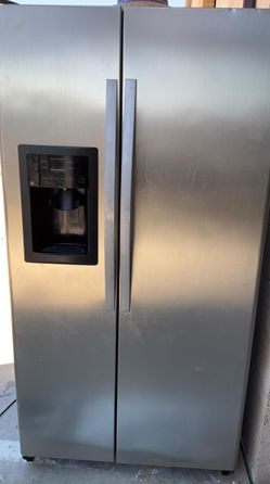 GE  Side By Side Stainless Steel Refrigerator Fridge
