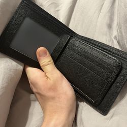 black Gucci wallet