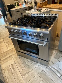 THOR KITCHEN GAS RANGE
