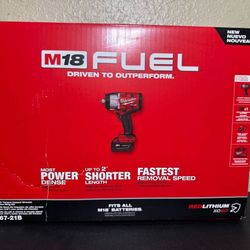 Milwaukee M18 FUEL 18V Lithium-Ion Brushless Cordless 1/2 in. Impact Wrench w/Friction Ring Kit w/One 5.0 Ah Battery and Bag.