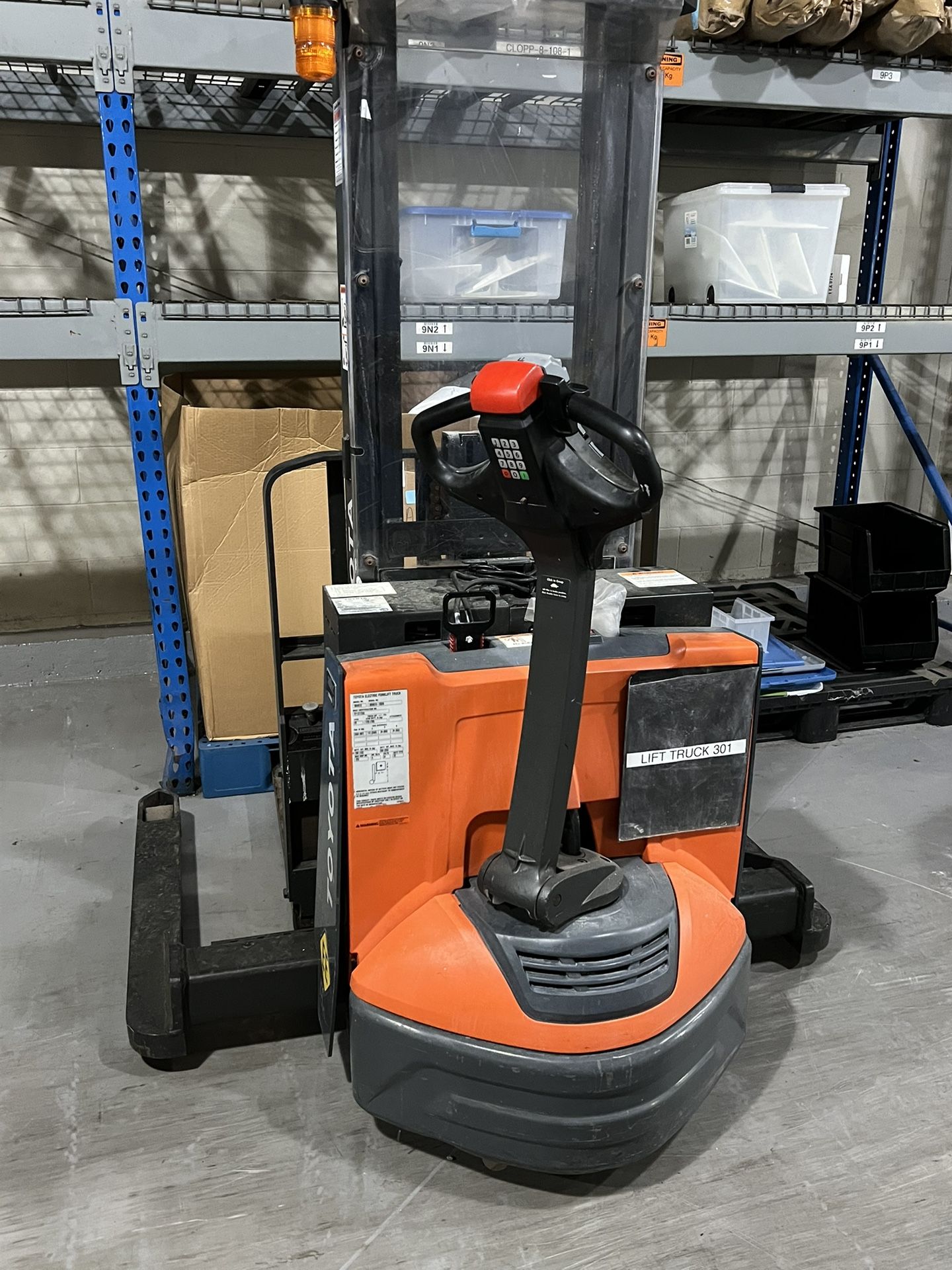 Toyota Walking Pallet Jack Forklift