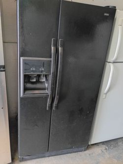 33". Side by side refrigerator