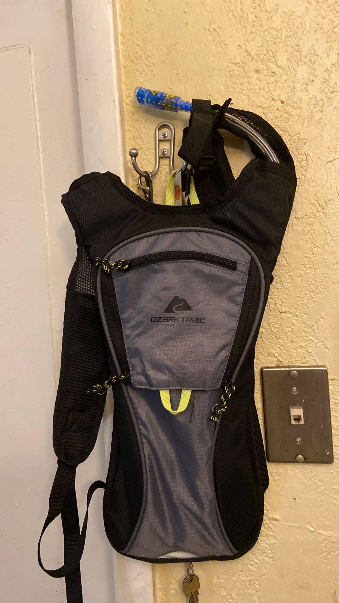 2L hydration reservoir backpack
