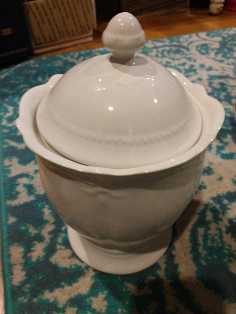 Southern Living medium canister, new