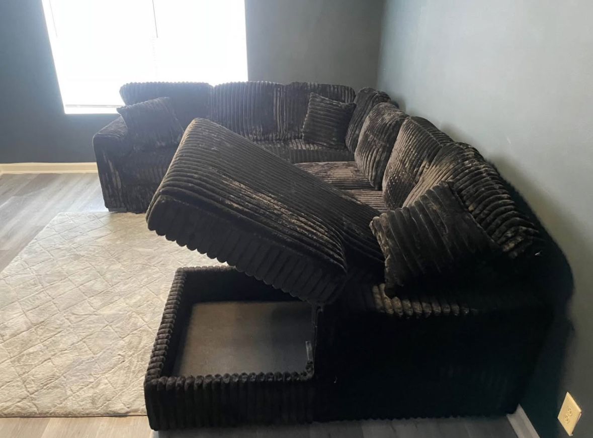 🔥GRAY OR BLACK VELVET SECTIONAL WITH SLEEPER BED INSIDE!! PRICE INCLUDES DELIVERY $1295 DELIVERY INCLUDED