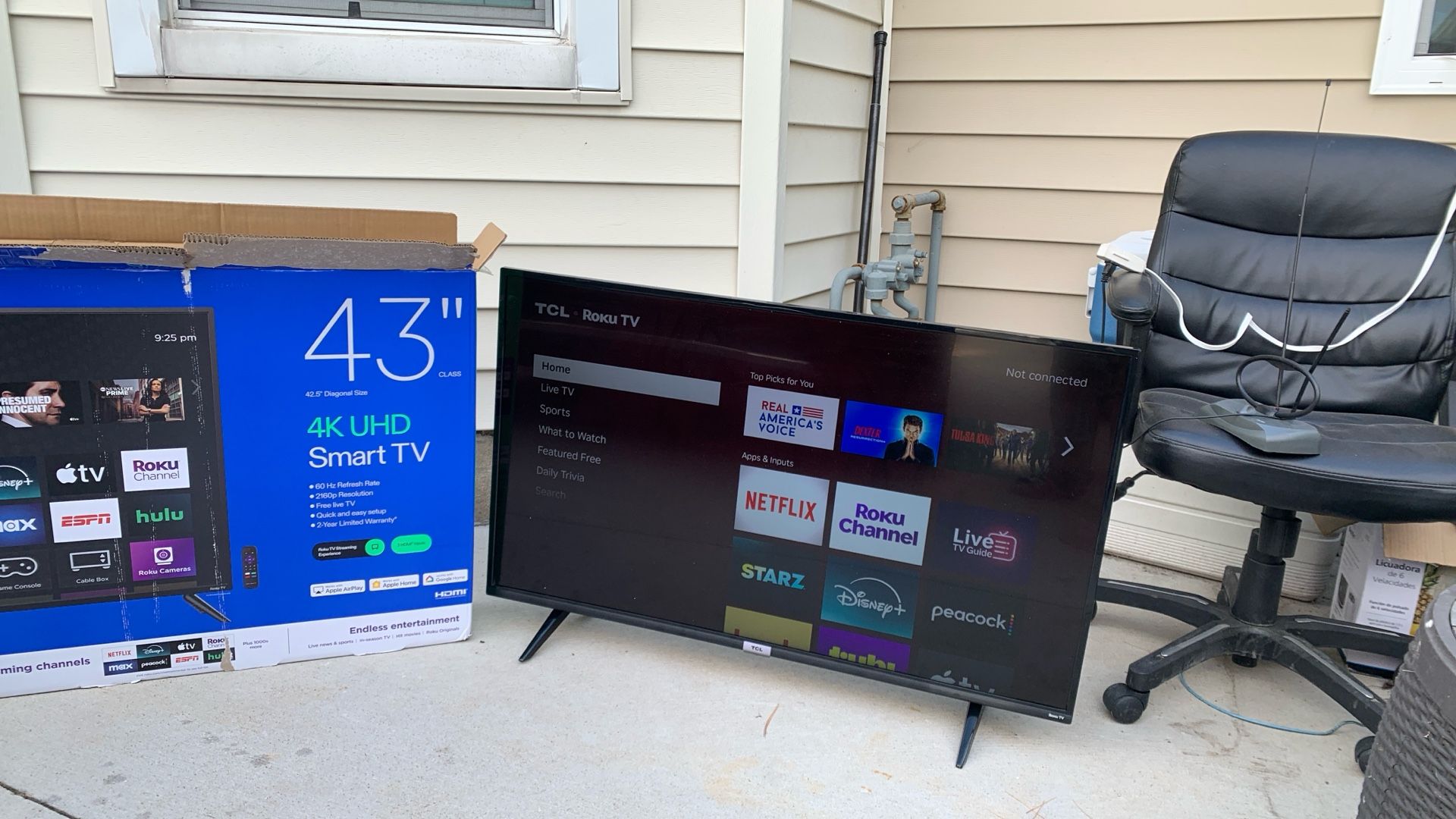 Tcl Roku Smart Tv 43” Wery Good 150$