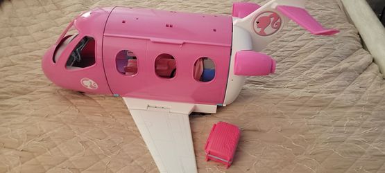 BIG BARBIE JET IN GREAT CONDITION WITH ONE SUITCASE