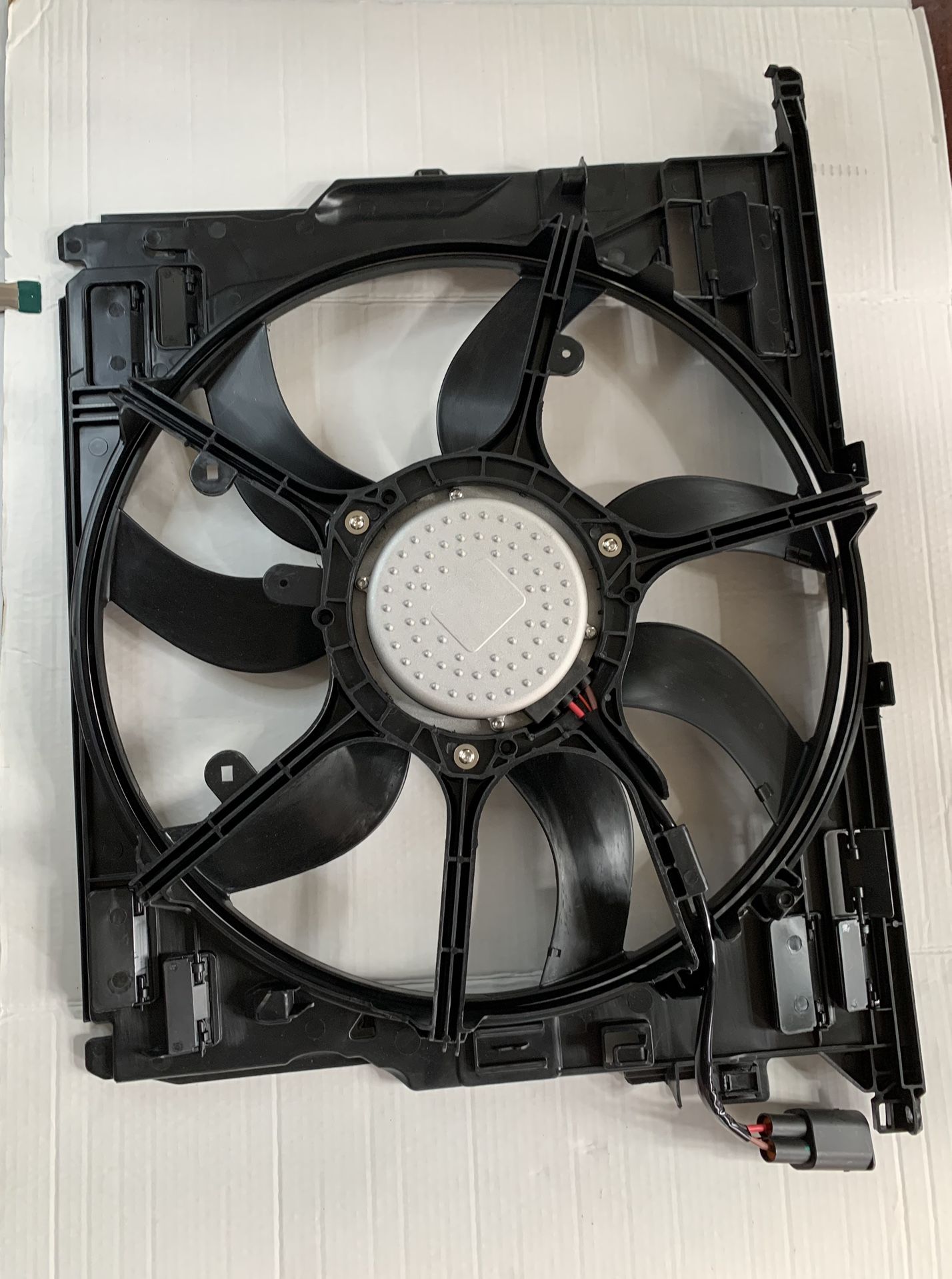 BMW Engine Motor Cooling Radiator Fan NEW
