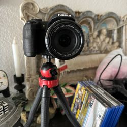 Fuji Film Camera Fine Pix S1 50x Zoom