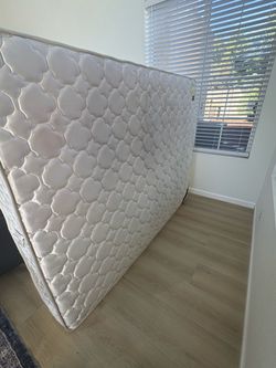 Queen Mattress Great Condition