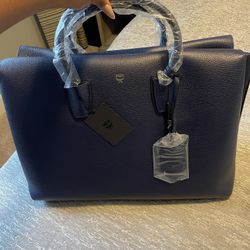 MCM  Large Navy Maxim Ew Tote
