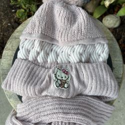Hello Kitty Beanie & Scarf Combo!