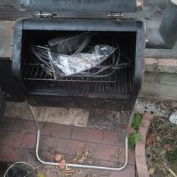 Green Mountain Davy Crockett Smoker 