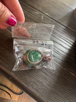 Green stone pendant with necklace