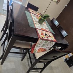 Dinning Room table  With 6 Chairs