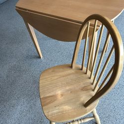 **39” Round Drop Leaf Dining Table & Chair