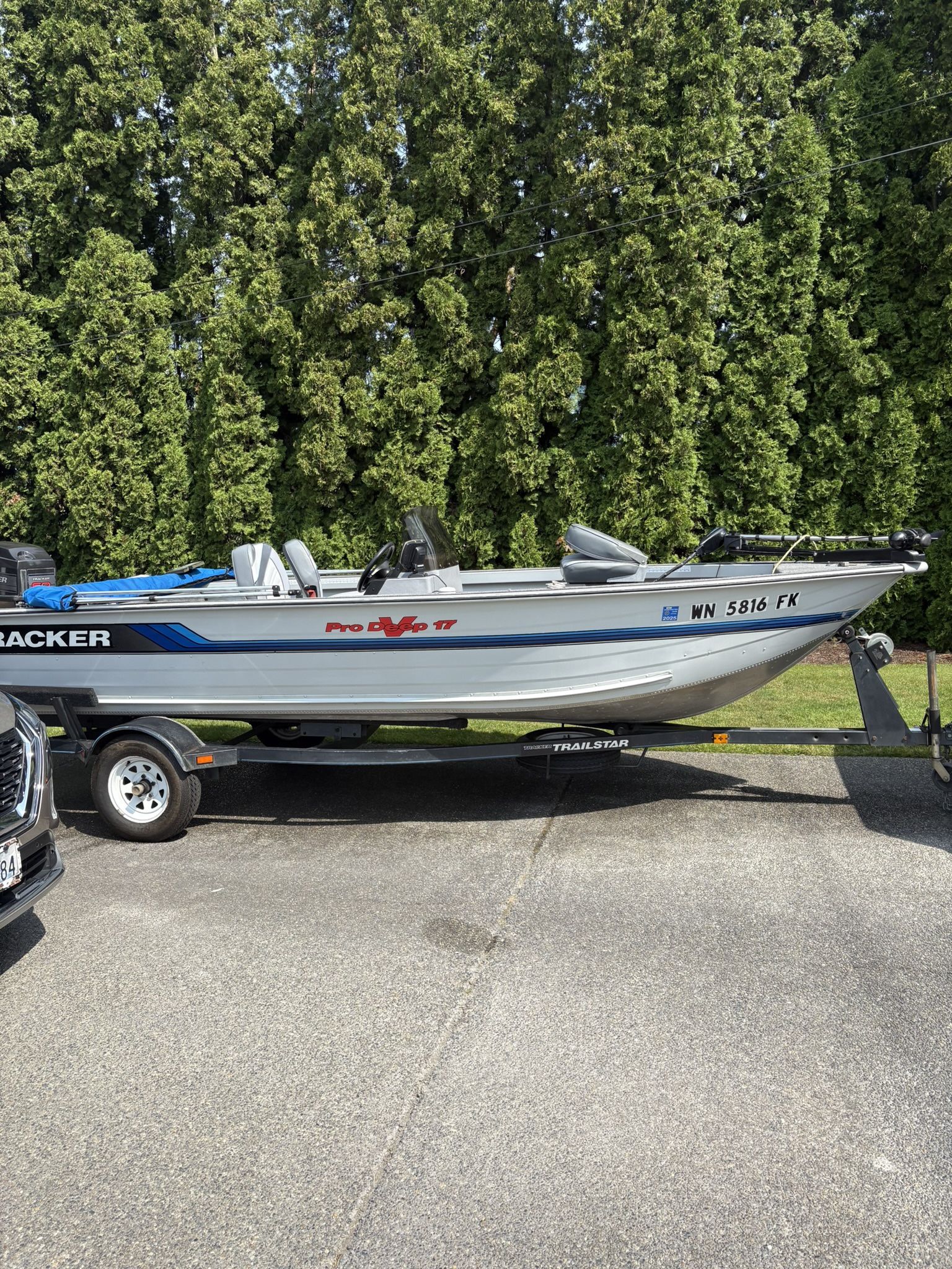 1994 Tracker Pro Deep Vee 17