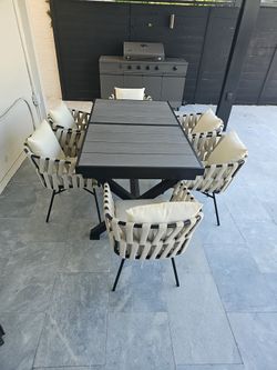 6 Chairs And Table Is Expendable 