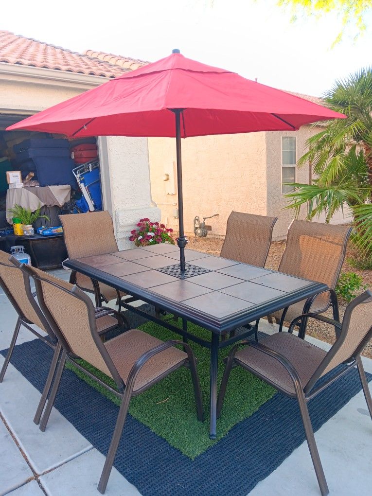 Patio Set Table And 6 Chairs With Umbrela