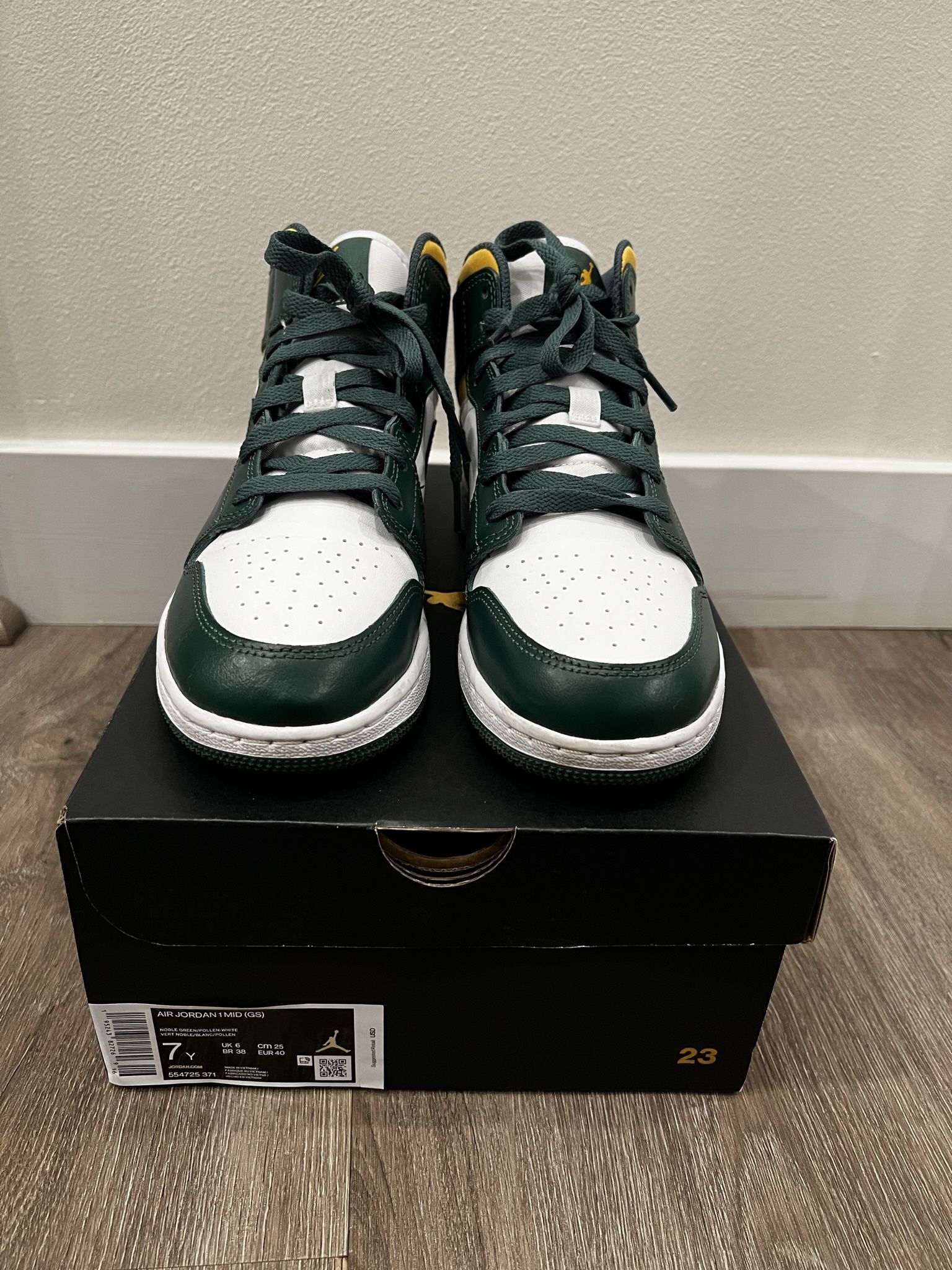 Nike Air Jordan Sonic Mid GS size