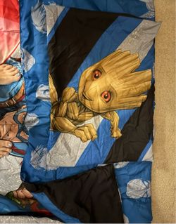 Twin/double size comforter and pillowcase (Avengers)
