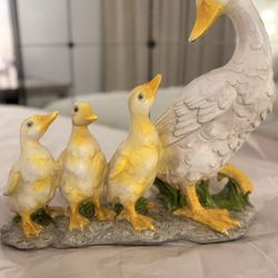 Cute Duck Family Spring/Easter Farm Decor