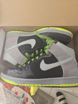 Nike Women's Dunk High Premium 'Stealth Volt'