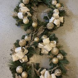Holiday Wreaths (pair)