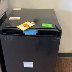 FRIGIDAIRE MINI FRIDGE TODAY ️️ IH