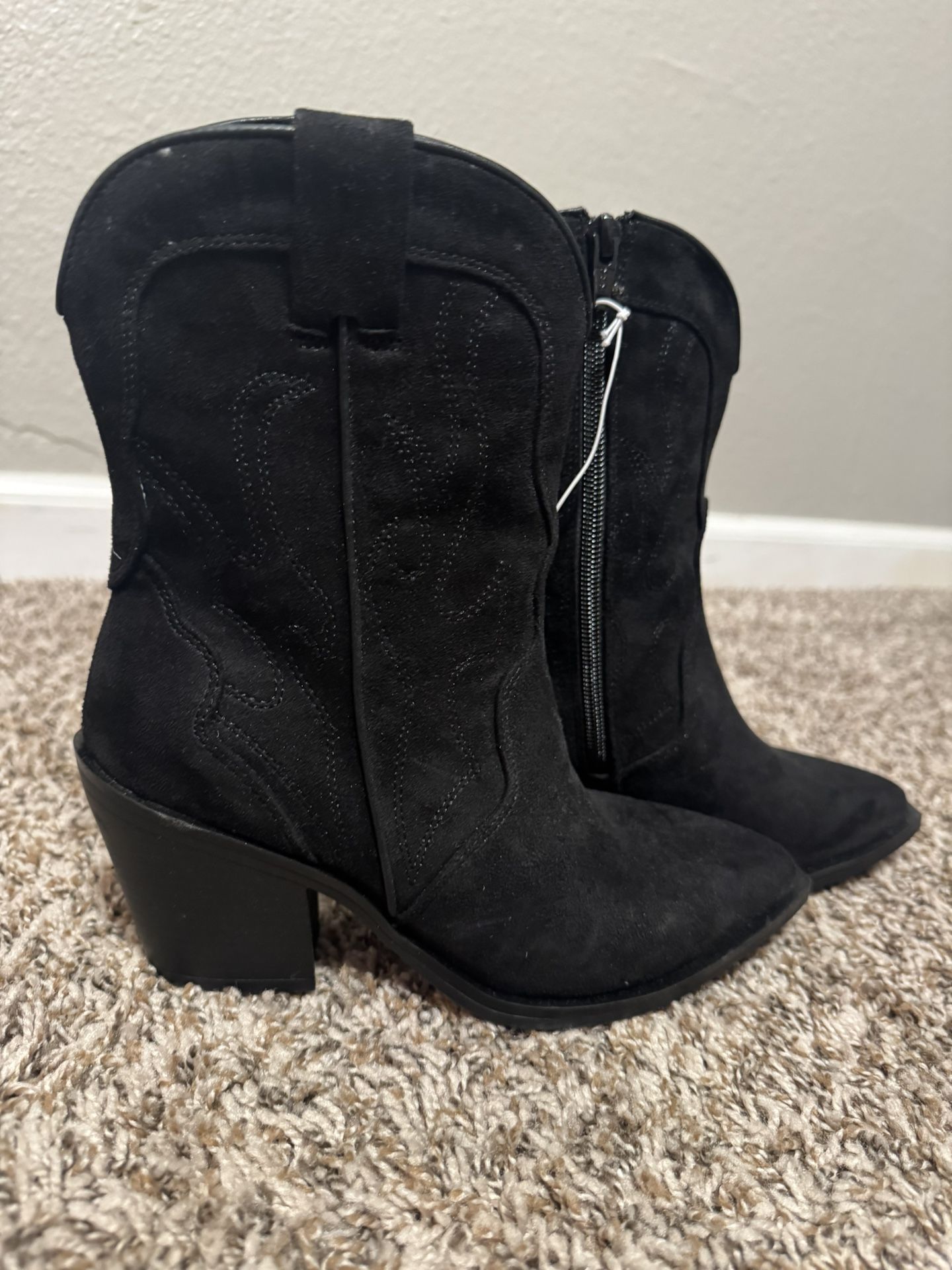 Cowboy booties women size 5 ankle boots.