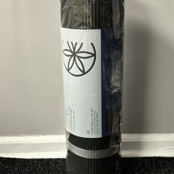 Gaiam Essential Yoga Mat 
