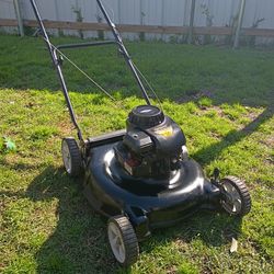 Lawnmower: Yard Machines 21in