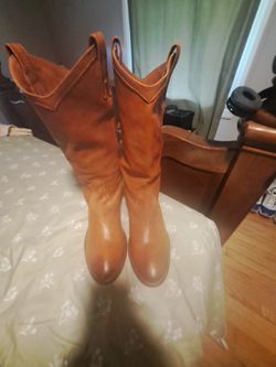 Frye Women Boots Size 8