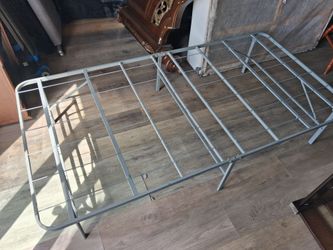 Gray twin size metal b3d b@se 14" height