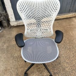 Mirra Chair 