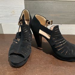 Black High Heels 👠 