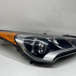 2012-2017 Hyundai Veloster Headlight Projector Halogen RH Right Passenger OEM