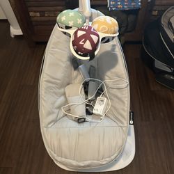 MamaRoo Multi-Motion Baby Swing 