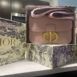 DIOR