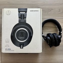 Audio-Technica ATH-M50x Black Headphones NM Condition