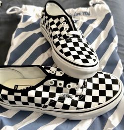Women’s Vans Size 7