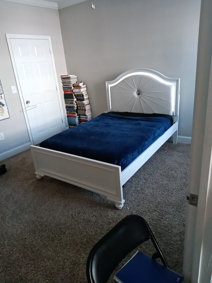 Full Size Girls Bed