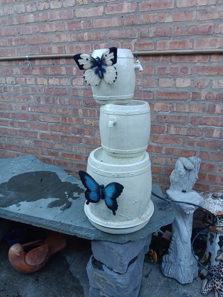 31" Electric Fiberglass Outdoor Patio Fountain 3 Step Barrel