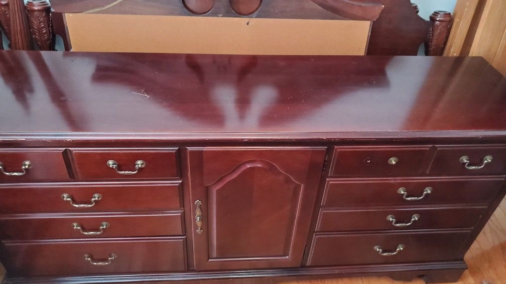 Entire Bedroom Set From Thomasville Furniture