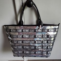New vs Tote Bag, Zippered Closure 