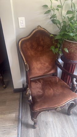 Nice table with 10 chair