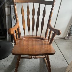 Wood Rocking Chair 