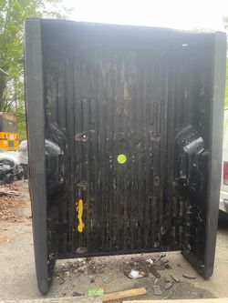 05 ford 8ft bed has tail gate also
