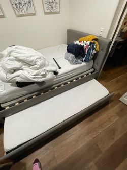 Full/Queen Bed